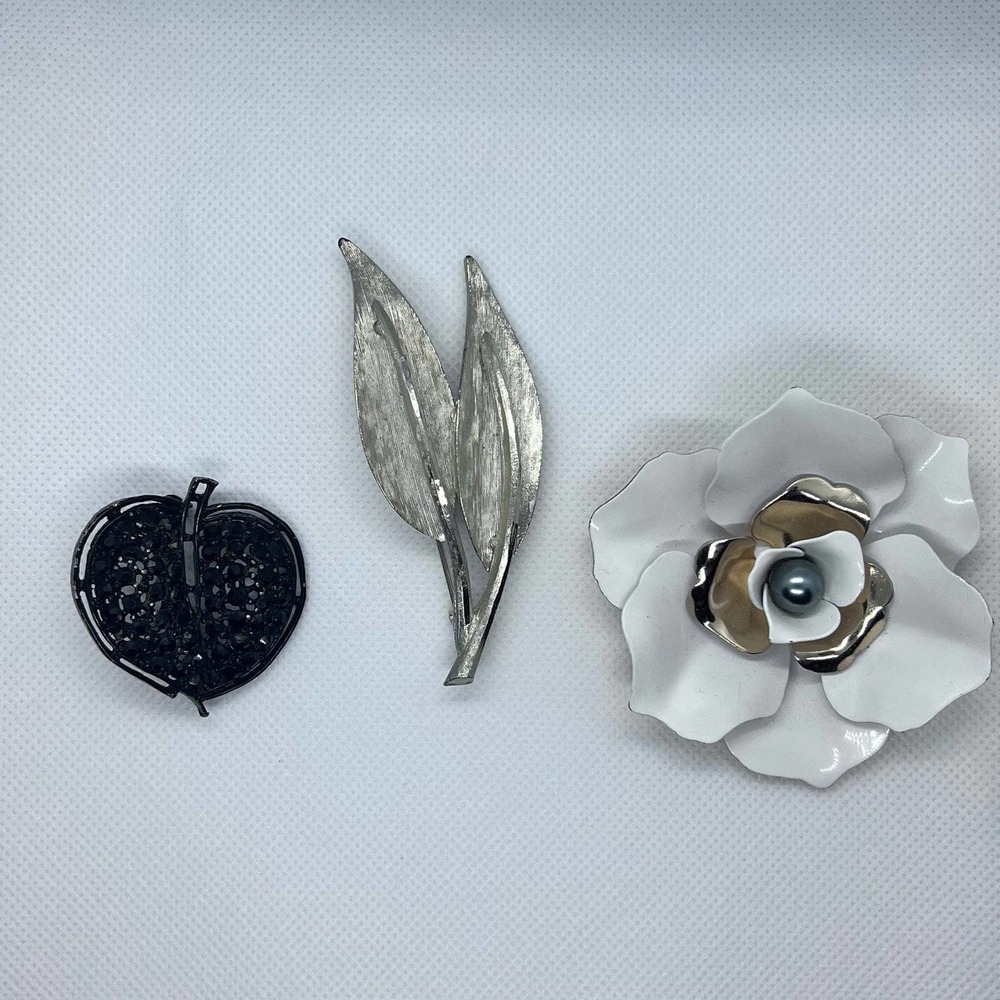 Vintage Brooch pin Lot. Set of 3 BSK Sarah Coventry